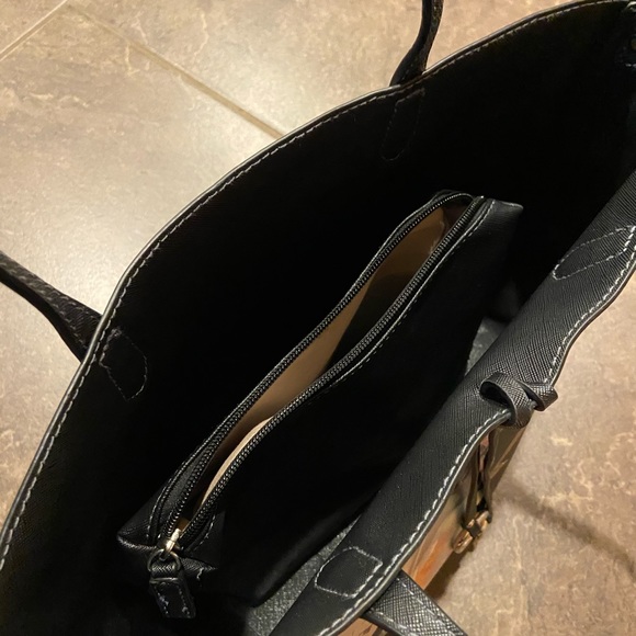 Floral tote with inner removable wallet - Picture 2 of 7